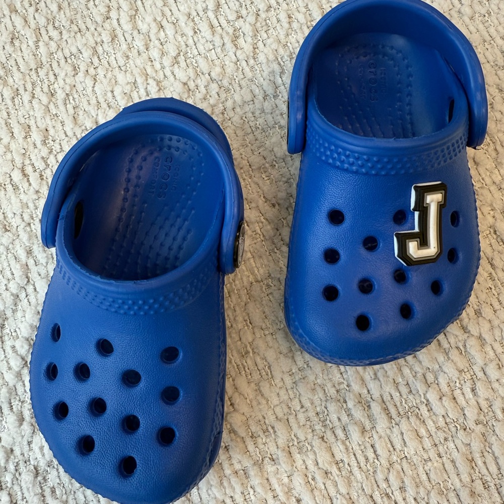 CROCS Blue Water Shoes with Rotating Heel Strap